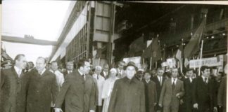 Ceaușescu se răsucește în mormânt. Ultimul CUG din România vândut la fier vechi Ceausescu in vizita la Fortus alaturi de Ion Iliescu