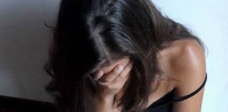 Acuzat de comiterea unor fapte monstruoase! Anchetatorii spun că ieşeanul le ademenea cu bomboane de ciocolată! Minora abuzata