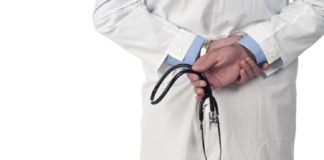 Doctor, pedepsit de judecătorii ieşeni! Medicul i-a refuzat pe poliţişti! (EXCLUSIV) Medic