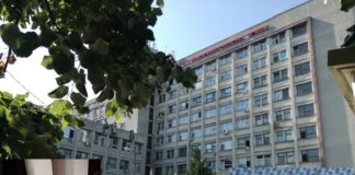 Gandaci, mizerie si mormane de gunoaie la Spitalul Sfanta Maria. Pacientii si medicii sunt revoltati. Popa riposteaza