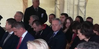 Revoltator! Fenechiu, in loja personalitatilor la Sfanta Parascheva. Galerie foto exclusiv