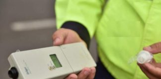 Profesor din Iaşi, băut la volan! La audieri, cadrul didactic a recunoscut totul! (EXCLUSIV) Politist si alcooltest