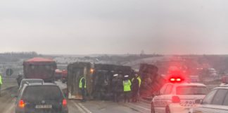 Accident cumplit la Crasna din cauza poleiului