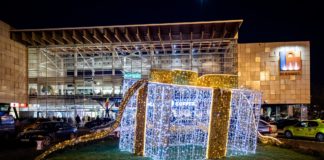 PRIMA ZI DE CRĂCIUN POATE FI PETRECUTĂ LA PATINOARUL ANSAMBLULUI PALAS SAU LA CINEMA CITY, DIN IULIUS MALL