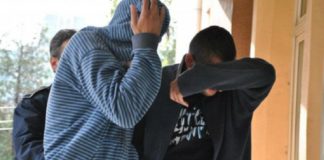 Talharie cu spray paralizant intr-un apartament din Iasi. Doi tineri retinuti