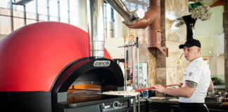 PIZZERIA FAVOLA: LOCATIE CU SPECIFIC NAPOLETAN, IN PALAS