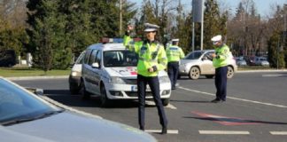 Caz şocant, la Iaşi! Vameş prins şofând fără permis, în timp ce era cu soţia însărcinată în maşină! (EXCLUSIV)