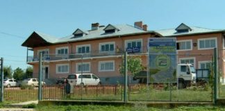 Ca-n filmele cu prosti! Functionarii au trecut pe langa hoti si safe-ul furat dar au mers mai departe