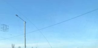 O soferita s-a rasturnat cu masina pe podul din Alexandru