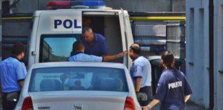 Vanzatorii de tigari de la Piata Nicolina luati pe sus de procurorii DIICOT