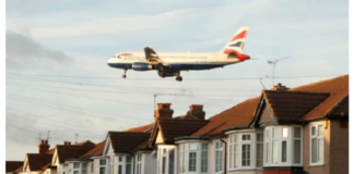 Inconstienta! Case ridicate in calea avioanelor langa Aeroport. Judecatorii au anulat prima autorizatie