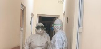 Medicii de la Infectioase: eroii care arata ca niste cosmonauti