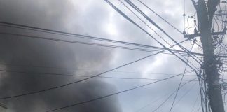 Incendiu de proportii in Targu Cucului. Depozit de materiale cuprins de flacari. Foto