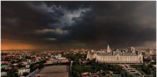 Avertizare! O furtuna puternica vine spre Iasi. Document furtuna Iasi