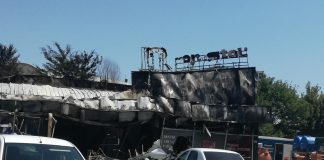 Depozitul Romstal s-a facut scrum dupa incendiul de azi noapte. Galerie foto Depozitul Romstal ars