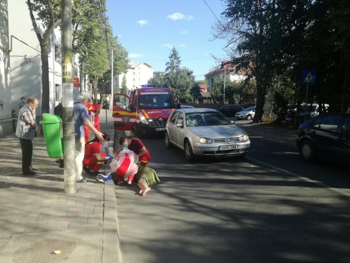 femeie lovita pe trecerea de pietoni strada Sfantu Petru Movila