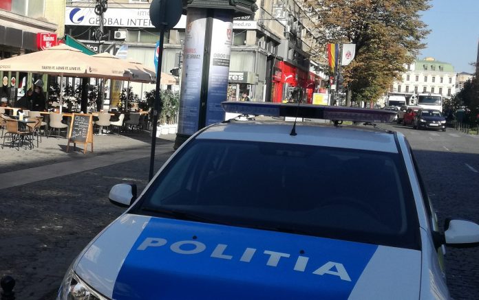 masina de Politie in fata la Mamma Mia