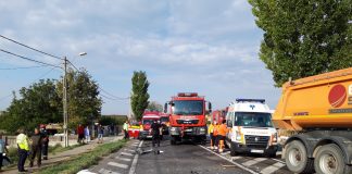 Accident cu doua autoturisme si un TIR pe europena, langa Targu Frumos. Galerie foto accident Razboieni