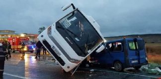 Update. Accident cu 6 victime la Letcani, trei morti. Autobuz lovit de un TIR
