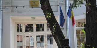 Protest  fara precedent in  fata sediului DIICOT: „Ne arestati si daca bem ceai” DIICOT IASI