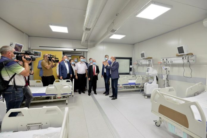 Maricel Popa si liderii PSD la Spitalul de la Letcani