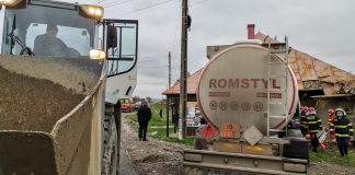 Scene de groaza ! O cisterna pentru motorina intrat intr-o casa la Cristesti- Pascani. Galerie Foto accident Cristesti