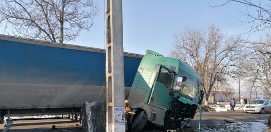 accident TIR - Scanteia-