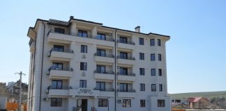 Ofertă  înșelătoare a unor dezvoltatori. I-au vândut unei femei un apartament si n-au mai lasat-o să intre in curte Jazzu Residence