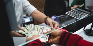 Om de afaceri, acuzat de evaziune fiscală! Prejudiciu calculat la aproape un milion de lei! (EXCLUSIV) bani ghiseu banca