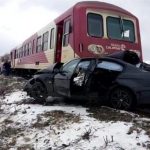 masina lovita de tren la Vladeni