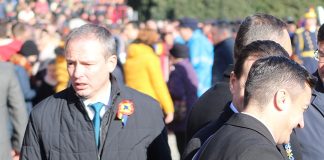 Cum conduceau doi cumătri penali primăria. DNA: „Harabagiu a semnat din dispoziția lui Chirica” Harabagiu si Chirica cu spatele