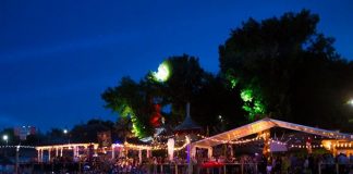 Scene de o violență extremă la Tiki Village. O persoană a fost înjunghiată Tiki Village