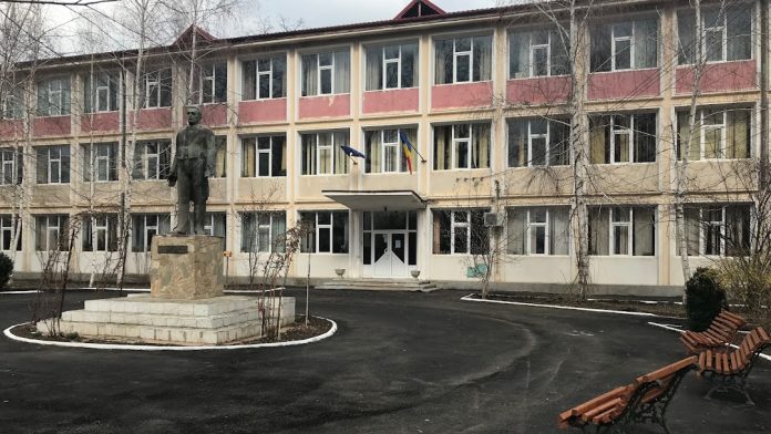 Liceul Haralamb Vasiliu Podu Iloaie