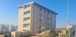 Un bloc din Iași dansează în toate direcțiile! Un cartier cu sute de apartamente o ia la vale blocul Globalstroinvest