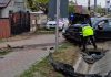 Biciclist lovit grav de un autoturism in Leţcani. Gardul unei case distrus după impact accident bicicleta Letcani-