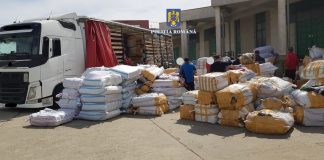 Fake-uri de ”firmă”, mii de articole vestimentare confiscate de polițiștii ieșeni de la ‘’economic’’ imbracaminte si incaltaminte contrafacute