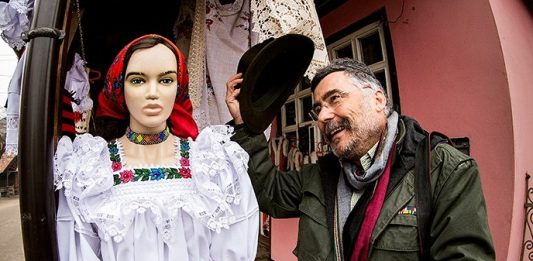 Ionel Onofras si o papusa