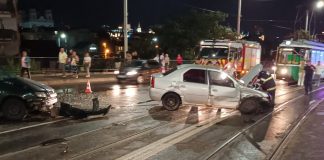 Accident spectaculos cu trei mașini pe podul Alexandru. Galerie foto accident Pod Alexandru