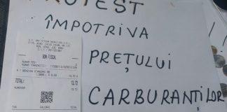 Ieșenii revoltaţi de scumpirea benzinei. Protest inedit la pompă