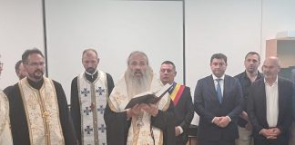 Alături de IPS Teofan, primarul din Ion Neculce a inaugurat cea mai modernă gradiniță cu fonduri UE IPS Teofan si Gheorghe Valeanu - inaugurare gradinita Razboieni-2