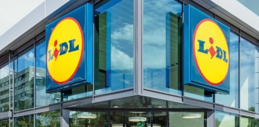 Faţada unui magazin Lidl