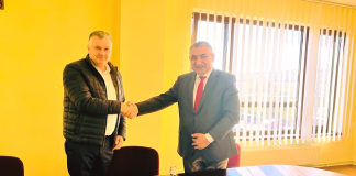 Șmecherul care i-a dat șpagă șefului CJ Botoșani a prins la Iași un contract de 4 milioane euro Marcel Birsan si Grigore Corciova primar comuna Schitu Duca