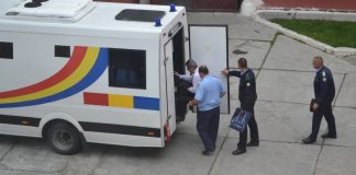 România, în pericol de a fi sancţionată la CEDO din cauza dubei cu care sunt transportaţi deţinuţii ieşeni! (EXCLUSIV) Dubă transport deţinuţi