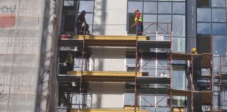 Basarabenii de la Inamstro construiesc ilegal turnul din Copou. Lucrări sistate doar pe hârtie lucrari Inamstro dupa sistarea lucrarilor