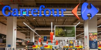 Carrefour, dat în judecată la Iaşi! O clientă a câştigat daune morale, după ce a căzut la raionul de fructe (EXCLUSIV) Raion de fructe şi legume dintr-un magazin Carrefour