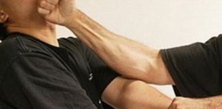 Biciclist călcat în picioare, în traficul din Iaşi! Victima, nevoită să mănânce cu un pai după agresiune! (EXCLUSIV) Un barbat il loveste pe un altul cu pumnul