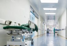 „Griselda Blanco” de Iaşi! Femeie condamnată după ce i-a dus droguri unui pacient internat în Spitalul de Psihiatrie! (EXCLUSIV) Targa, pe holul unui spital