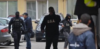 Lista vameșilor și polițiștilor reținuți pentru șpagă. DNA vrea să-i aresteze perchezitii vama Bors-sursa foto Bihoreanul