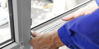 Ţeapă cu termopane, la Iaşi! Atenţie cui îi daţi bani! (EXCLUSIV) Geam termopan