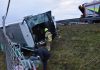 Accident cumplit: un autocar plin cu români s-a răsturnat .Trei persoane și-au pierdut viața